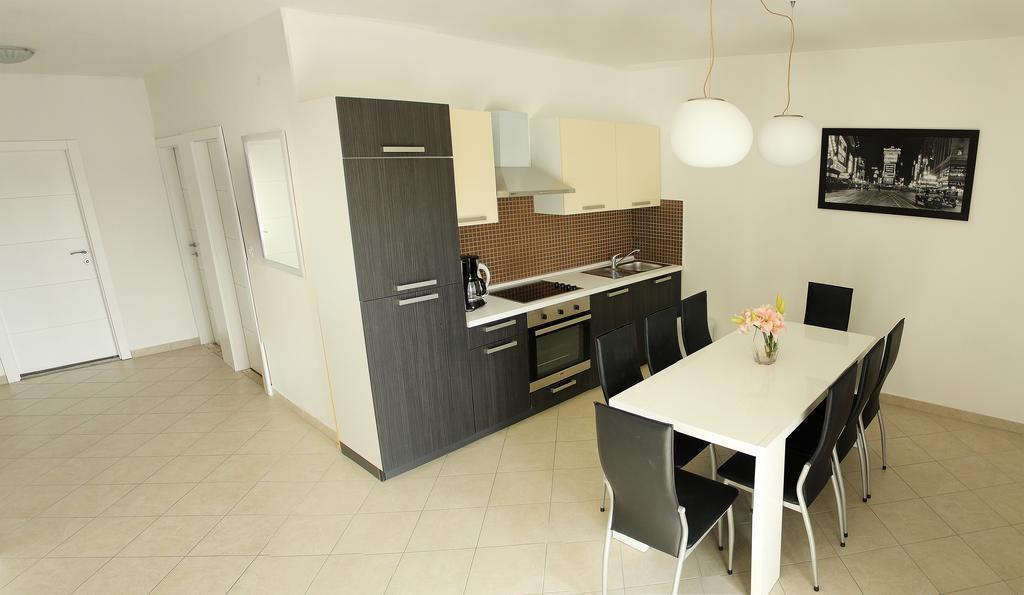 Apartments Silvija Primošten Екстериор снимка